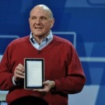 steve ballmer holding hp slate at ces