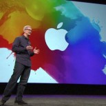 Apple event 20120307 iPAd 3 unveiling Tim Cook colorful background Apple logo