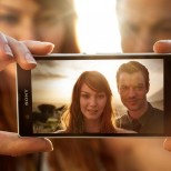 Xperia Z Backlit Couple