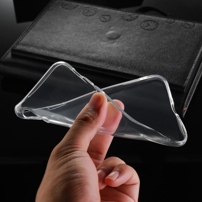 Ultra Thin Чехол для iPhone 17