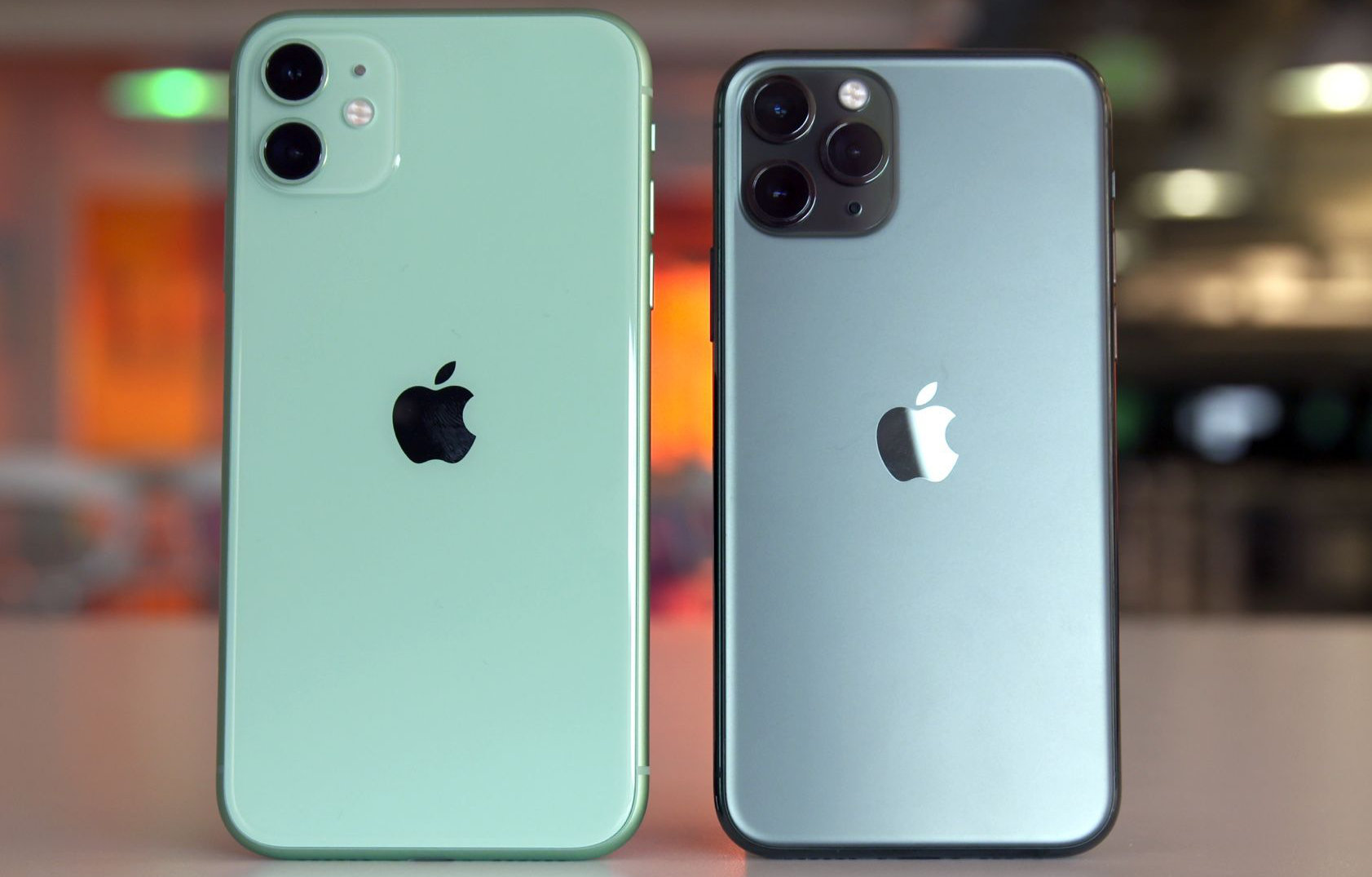 Обои на айфон 11 с яблоком apple